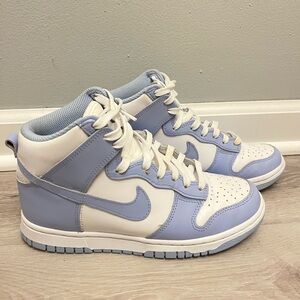 2021
Wmns Dunk High 'Aluminum'